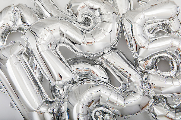 포토 JPG 해외이미지 모양 디자인 백그라운드 휴가 기념 선물 이벤트 사람없음 장식 빛 반짝임 세트 숫자 파티 축제 여러개 은색 소프트포커스 배열 오브젝트 기회 심플 머리위 광택 풍선 강렬 구성 스타일 카피스페이스 해외포토 문자 컬러 다수 모션 촬영기법 공백 파일형식 이미지허브