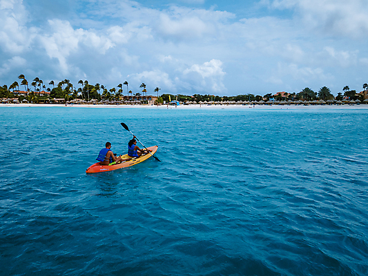 포토 JPG 해외이미지 라이프스타일 커플 여자 행복 스포츠 바다 섬 여행 휴가 휴식 사람 야외 두명 빨간색 물 여름 여행객 보트 개울 그룹 속도 카누 카약 노젓기 뗏목 해외포토 자연요소 계절 감정 교통수단 컬러 컨셉 배_교통 관계 모션 생활 강 수상스포츠 파일형식 이미지허브