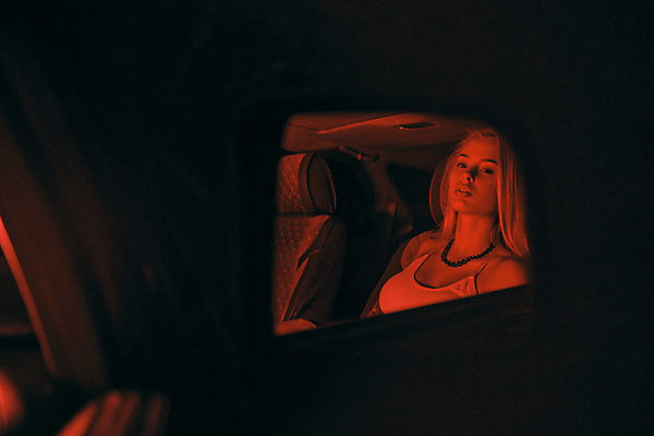 포토 JPG 해외이미지 백인 응시 여자 감정 얼굴 교통수단 여행 창문 교통시설 자동차 청소년 휴식 실내 한명 사람 앉기 성인 뷰티 화려 우아함 닫기 야간 저녁 택시 승객 동영상 여자만 여자한명만 성인만 유흥 해외포토 자연요소 서양인 1 시선 육상교통 교통 컨셉 모션 승용차 내부 신체부위 시설 파일형식 이미지허브