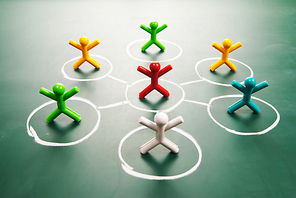 포토 JPG 해외이미지 남자 종이 컨셉 일러스트 회사 비즈니스 관계 성공 협력 아이디어 함께함 관리 그림자 사람 사람없음 친구 빛 컬러풀 3D 검은색 칠판 우정 흰색 잡기 작업 원형 그룹 연결 대표 심볼 리더 만들기 소셜 지원 통일 콜라보레이션 해외포토 도형 컬러 모션 디지털합성 파일형식 이미지허브