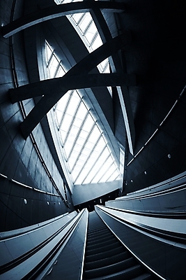 포토 JPG 해외이미지 디자인 길 여행 비즈니스 건축양식 창문 난간 교통시설 모션 유리 지붕 추상 미래 바닥 실내 파노라마 사람 사람없음 내부 건물 파란색 빛 계단 산책 도시 홀 전철 역 공항 엘리베이터 쇼핑몰 속도 천장 에스컬레이터 일반 단계 방법 철강 해외포토 건축물 건축 육상교통 컬러 교통 컨셉 무늬 재질 휴식 대중교통 촬영기법 공간 시설 파일형식 이미지허브