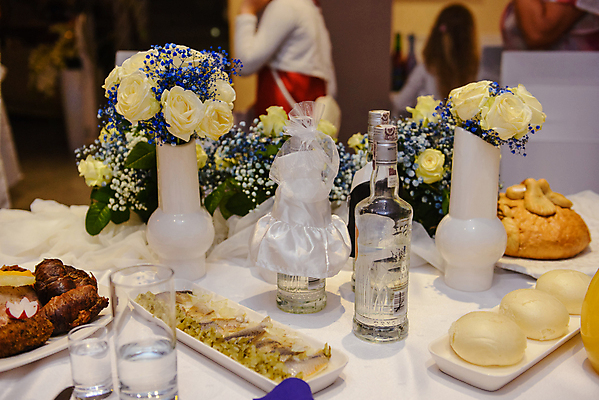 포토 JPG 해외이미지 전통 음식 빵 결혼 탁자 사람없음 케이크 와인 시골 소시지 햄 베이컨 광택 보드카 해외포토 가구 디저트 주류 육류 돼지고기 이벤트 가공식품 파일형식 이미지허브