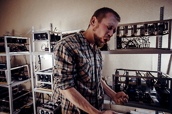 포토 JPG 해외이미지 남자 감정 백그라운드 셔츠 돈 인터넷 노동자 새로움 선반 수염 기술 한명 사람 가로 금융 컴퓨터 농장 웹 힘 외침 주먹 방 성장 분노 체험 닫기 암호 강의 캐비닛 발굴 속도 체크무늬 세대 정맥 비명 가상 해외포토 직업 1 가구 컨셉 상의 무늬 농업 모션 경제 전자제품 소리 재산 사물함 혈관 파일형식 이미지허브