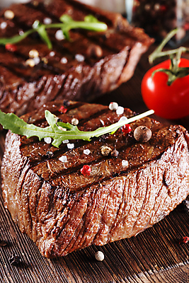 포토 JPG 해외이미지 음식 다이어트 방울토마토 육류 스테이크 요리 사람없음 식당 저녁식사 기댐 소고기 로켓 그릴 바비큐 굽기 허브 향신료 질감 매움 서빙 소금 레시피 후추 무침 단백질 루꼴라 입가심 해외포토 식물 토마토 채소 식재료 모션 주방용품 서양음식 건강 상점 식사 맛 구이 영양소 향미료 파일형식 이미지허브