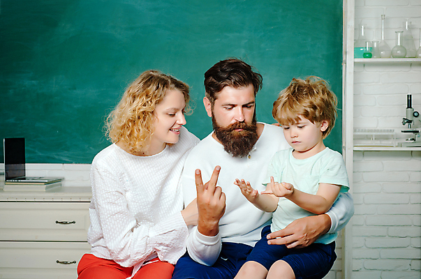 포토 JPG 해외이미지 학생 교육 행복 어린이 과학 생각 손가락 가족 주택 아이디어 함께함 초등학교 사람 세명 학습 스터디 부모 숫자 교사 칠판 아내 도움 수학 계산 플러스 9월 책상 신학기 최초 혁명 가정교사 카운트 해외포토 직업 문자 손 기호 감정 가구 컨셉 교과목 학교 관계 건물 날짜 파일형식 이미지허브