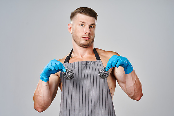 포토 JPG 해외이미지 백인 남자 회색배경 한명 들기 상반신 성인 앞치마 청소 근육질 고무장갑 철수세미 성인남자한명만 해외포토 서양인 1 장갑 백그라운드 모션 근육 사람 회색 몸매 고무 수세미 남자한명만 성인남자만 파일형식 이미지허브