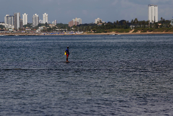포토 JPG 해외이미지 수영복 행복 모래 바다 여행 자연 하늘 휴가 휴식 사람없음 물 컬러풀 햇빛 태양 맑음 수영 기쁨 선탠 건배 브라질 대서양 석호 깊이 파라다이스 수평선 브라질사람 해외포토 자연요소 옷 감정 컬러 컨셉 날씨 수상스포츠 남아메리카 생태계 파일형식 이미지허브