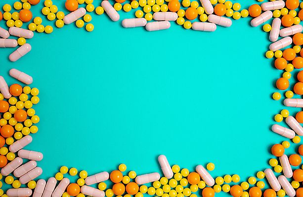 포토 JPG 해외이미지 텍스트 프레임 건강 병원 사람없음 치료 파란색 컬러풀 알약 약 우주 고통 바이러스 보호 질병 약국 예방 감염 테라피 조제 돌봄 면역력 약사 전염병 헬프 항생제 카피스페이스 해외포토 감정 컬러 컨셉 의학 모션 뷰티 공백 도움 만들기 파일형식 이미지허브