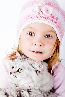 포토 JPG 해외이미지 동물 얼굴 어린이 분홍색 사랑 한명 사람 반려동물 고양이 흰색 아기 달콤 해외포토 1 감정 컬러 포유류 신체부위 맛 파일형식 이미지허브