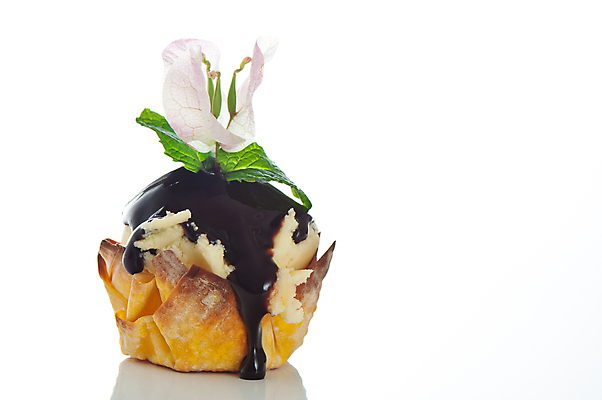 포토 JPG 해외이미지 접시 꽃 음식 백그라운드 잎 유리 아이스크림 디저트 사람없음 컵 여름 초콜릿 숟가락 냉동 얼음 검은색 우유 추위 흰색 대접 신선 뜨거움 체리 사발 달콤 맛 설탕 먹기 민트 크림 오브젝트 토핑 시럽 충동구매 고립 바닐라 옛날 맛있는 해외포토 자연요소 식물 식기 계절 컬러 컨셉 과일 모션 재질 유제품 수저 쇼핑 사기그릇 허브 과소비 파일형식 이미지허브