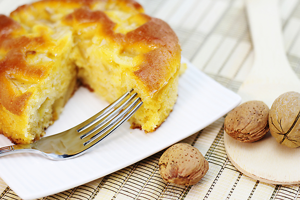 포토 JPG 해외이미지 접시 디자인 음식 조각 백그라운드 다이어트 과일 디저트 건강 사탕 사람없음 갈색 노란색 케이크 초콜릿 식사 빵집 견과류 흰색 신선 달콤 맛 유혹 설탕 굽기 먹기 심플 아몬드 젤리 제빵사 해로움 핸드메이드 맛있는 해외포토 직업 식기 컬러 컨셉 모션 상점 구이 파일형식 이미지허브