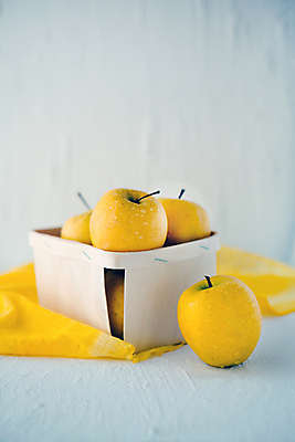 포토 JPG 해외이미지 디자인 음료 음식 백그라운드 컨셉 잎 다이어트 과일 자연 유리 탁자 디저트 건강 미술 사람없음 목재 빨간색 초록색 바구니 주방 주스 수확 시골 신선 항아리 시장 달콤 맛 사과 유기농 질감 복고 내추럴 그런지 숙성 채식주의자 맛있는 해외포토 나무 식물 웰빙 컬러 가구 농업 재료 재질 문화예술 도자기 생태계 채식 파일형식 이미지허브