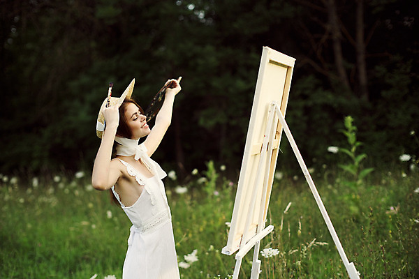 포토 JPG 해외이미지 주간 백인 라이프스타일 드레스 여자 자연 갈색머리 미술 한명 상반신 성인 취미 야외 옆모습 손들기 잡기 붓 숲 이젤 예술가 캔버스 화가 성인여자한명만 해외포토 자연요소 서양인 직업 1 헤어스타일 옷 뷰포인트 모션 문화예술 사람 생활 미술도구 생태계 여자한명만 성인여자만 파일형식 이미지허브