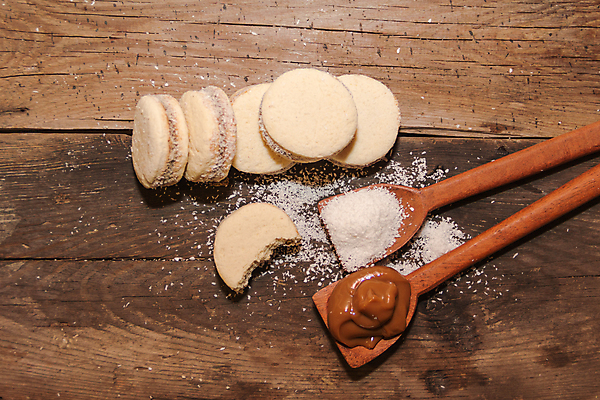 포토 JPG 해외이미지 전통 음식 디저트 샌드위치 사람없음 쿠키 케이크 빵집 우유 달콤 맛 설탕 크림 코코넛 아르헨티나 페스츄리 핸드메이드 맛있는 해외포토 빵 컨셉 과일 유제품 상점 남아메리카 파일형식 이미지허브