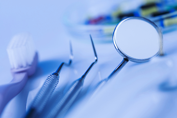 포토 JPG 해외이미지 사람없음 파란색 칫솔 치과용품 구강거울 해외포토 컬러 위생용품 의료용품 파일형식 이미지허브