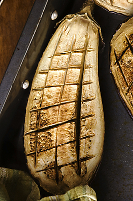 포토 JPG 해외이미지 접시 음식 조각 다이어트 채소 가지 파슬리 마늘 사람없음 세로 이탈리아 튀김 신선 그릴 냄비 바비큐 굽기 슬라이스 연료 구성 해외포토 식기 유럽 주방용품 건강 솥 구이 파일형식 이미지허브