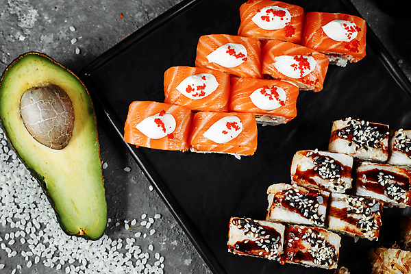 포토 JPG 해외이미지 전통 접시 문화 음식 바다 백그라운드 다이어트 채소 젓가락 밥 치즈 새우 어류 요리 동양인 사람없음 세트 식당 일본 검은색 식사 초밥 회 해조류 맛 고추냉이 참치 장어 해산물 메뉴 날것 롤 캘리포니아 깨 연어 모음 성분 생강 아보카도 점심식사 대두 맛있는 해외포토 식기 아시아 컬러 컨셉 과일 식재료 유제품 수저 건강 갑각류 인종 한글 상점 미국 수중동물 양념 조미료 해양식물 일본음식 파일형식 이미지허브