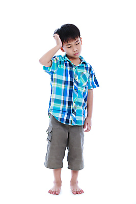 포토 JPG 해외이미지 스튜디오촬영 전신 1 얼굴 어린이 컨셉 생각 한명 사람 동양인 소년 세로 청춘 꿈 표현 질문 명상 호기심 흰배경 해결 고립 배려 혼란 해외포토 남자 감정 백그라운드 실내 인종 신체부위 흰색 파일형식 이미지허브