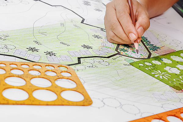 포토 JPG 해외이미지 디자인 산업 종이 건축양식 호텔 휴가 설계 주택 아이디어 잔디 사람없음 연필 정원 성장 도구 계획 인쇄 건축가 디자이너 땅 스케치 빌라 그림 휴양지 조경 청사진 뒤뜰 프로젝트 해외포토 식물 직업 건축 컨셉 숙소 학용품 미술 건물 필기구 장소 파일형식 이미지허브