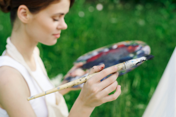 포토 JPG 해외이미지 주간 백인 라이프스타일 여자 자연 갈색머리 미술 한명 들기 상반신 성인 취미 야외 옆모습 잡기 붓 그리기 팔레트 숲 이젤 예술가 캔버스 화가 성인여자한명만 해외포토 자연요소 서양인 직업 1 헤어스타일 뷰포인트 모션 문화예술 사람 생활 미술도구 생태계 여자한명만 성인여자만 파일형식 이미지허브