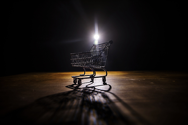 포토 JPG 해외이미지 잡화 음식 백그라운드 돈 가방 오렌지 비즈니스 불 스트레스 사람없음 내부 금융 경제 파란색 빛 쇼핑 세일 바구니 상점 어둠 카트 고통 표현 시장 구매 상품 쇼핑몰 고객 무역 상업 소매 슈퍼마켓 파산 마케팅 매각 우울증 위기 적자 트러블 해외포토 자연요소 감정 산업 컬러 과일 재산 질병 파일형식 이미지허브