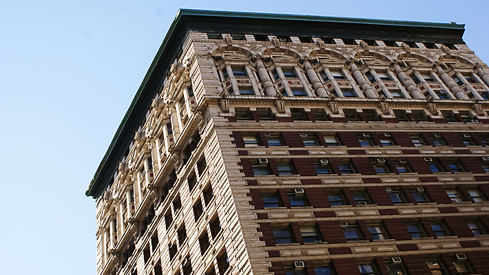 포토 JPG 해외이미지 도로 여행 새로움 거리 버스 광고판 사람 사람없음 야외 건물 빛 컬러풀 고층빌딩 미국 도시 저녁 심볼 사인 속도 뉴욕 상업 정사각형 택시 장면 지역 타운 리빙 맨해튼 브로드웨이 어안 해외포토 도형 건축물 길 육상교통 컬러 컨셉 북아메리카 교통시설 승용차 자동차 대중교통 알림판 빌딩 밤 야간 판 파일형식 이미지허브