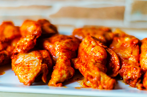 포토 JPG 해외이미지 실내 사람없음 아웃포커스 치킨 양념치킨 여러개 매움 닭날개 해외포토 다수 촬영기법 내부 닭고기 맛 닭고기요리 파일형식 이미지허브