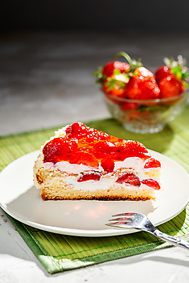 포토 JPG 해외이미지 전통 접시 열매 음식 조각 백그라운드 과일 부분 딸기 디저트 사람없음 장식 빨간색 여름 케이크 얼음 봄 빵집 흰색 신선 닫기 달콤 설탕 굽기 크림 메뉴 서빙 레시피 젤리 커스터드 페스츄리 해외포토 자연요소 식물 식기 계절 빵 컬러 모션 상점 맛 구이 파일형식 이미지허브