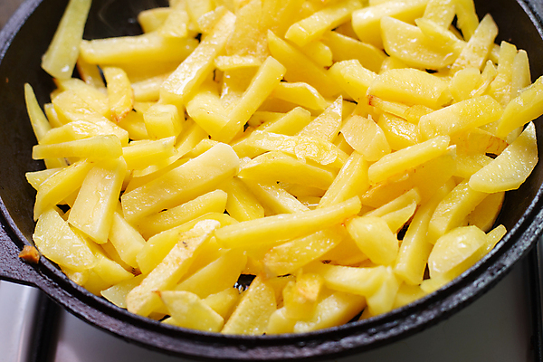 포토 JPG 해외이미지 전통 접시 문화 음식 채소 감자 패스트푸드 건강 요리 사람없음 노란색 식사 저녁식사 튀김 껍질 시골 자르기 굽기 먹기 속도 메뉴 슬라이스 흙더미 식욕 맛있는 해외포토 식기 컬러 모션 흙 인스턴트 구이 파일형식 더미 이미지허브