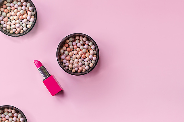 포토 JPG 해외이미지 실내 사람없음 화장품 메이크업브러쉬 분홍색배경 해외포토 분홍색 백그라운드 내부 뷰티 붓 파일형식 이미지허브