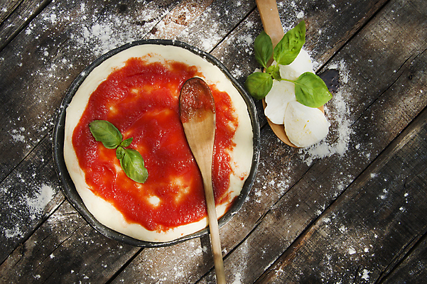 포토 JPG 해외이미지 음식 토마토 재료 피자 파스타 사람없음 빨간색 식당 이탈리아 신선 원형 준비 날것 밀가루 레시피 바질 모짜렐라치즈 이스트 해외포토 도형 유럽 컬러 채소 치즈 패스트푸드 서양음식 상점 가루 파일형식 이미지허브