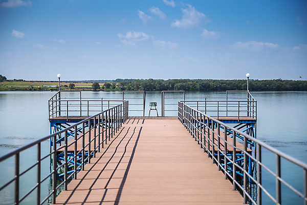 포토 JPG 해외이미지 나무 호수 여행 백그라운드 밭 의자 자연 하늘 아침 낚시 휴식 어류 앉기 사람없음 야외 목재 물 파란색 강 평화 항구 침묵 산책로 램프 방파제 단상 철책 수평선 해외포토 주간 자연요소 식물 공공시설 길 컬러 가구 컨셉 농업 재료 교통시설 모션 레저 조명 수중동물 소리 생태계 파일형식 이미지허브