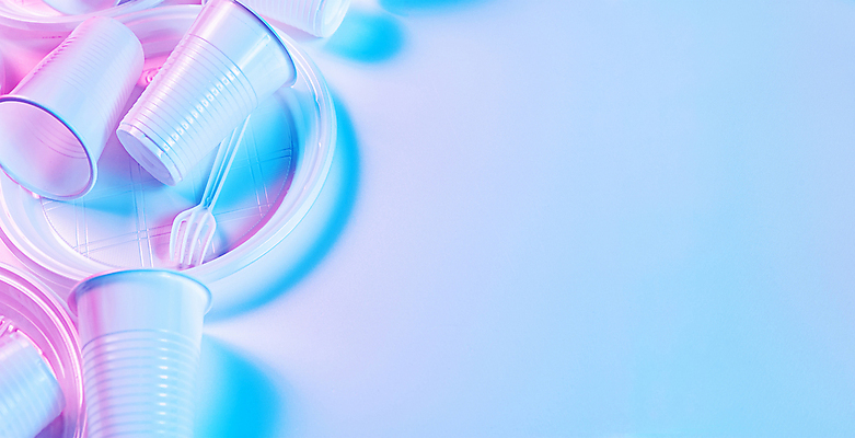 포토 JPG 해외이미지 포크 컨셉 추상 실내 미술 사람없음 팝아트 파란배경 플라스틱컵 카피스페이스 해외포토 식기 백그라운드 무늬 문화예술 내부 컵 파란색 공백 플라스틱 그림 파일형식 이미지허브