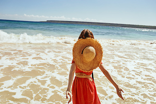 포토 JPG 해외이미지 주간 원피스 여자 여유 파도 팔벌리기 휴식 한명 상반신 성인 해변 야외 뒷모습 여름휴가 바캉스 밀짚모자 성인여자한명만 해외포토 자연요소 모자_잡화 1 옷 감정 바다 뷰포인트 컨셉 모션 휴가 사람 여자한명만 성인여자만 파일형식 여름_계절 이미지허브