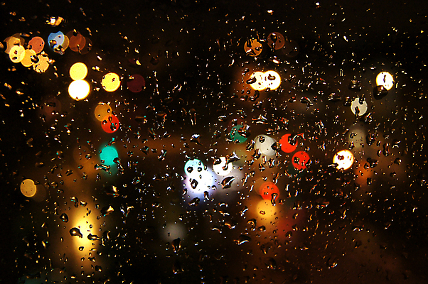 포토 JPG 해외이미지 디자인 백그라운드 패턴 가로등 창문 자연 유리 날씨 추상 주택 프레임 사람없음 야외 가로 물 빛 검은색 어둠 고요 황혼 젖음 흐름 슬픔 광선 물방울 도시 원형 떨어짐 야간 저녁 수분 빗방울 질감 부드러움 광택 폭풍 별빛 후광 블러 해외포토 자연요소 도형 공공시설 감정 별 컬러 컨셉 무늬 재질 건물 일몰 감각 비_날씨 생태계 파일형식 이미지허브