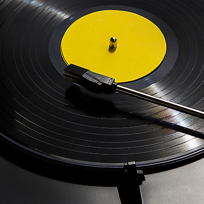 포토 JPG 해외이미지 스튜디오촬영 산업 종이 음악 백그라운드 봉투 실내 사람없음 가로 노란색 라벨 검은색 소리 장비 수확 흰색 디스크 원형 클래식 닫기 플라스틱 앨범 DJ 싱글 복고 디스코 전자 롤 슛 오디오 아날로그 축음기 비닐 턴테이블 고립 구식 돌리기 선로 옛날 플레이어 해외포토 도형 컬러 음향기기 컨셉 농업 모션 재질 문화예술 프레임 내부 전자제품 골동품 춤 질병 파일형식 이미지허브