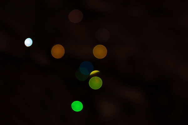 포토 JPG 해외이미지 모양 디자인 백그라운드 크리스마스장식 크리스마스 패턴 검은배경 추상 휴가 전등 기념 선물 미술 사람없음 장식 가로 초록색 파란색 빛 반짝임 컬러풀 검은색 어둠 원형 야간 소프트포커스 연도 질감 보케 엽서 필터 효과 해외포토 자연요소 도형 기념일 컬러 무늬 모션 문화예술 조명 촬영기법 편지 파일형식 이미지허브