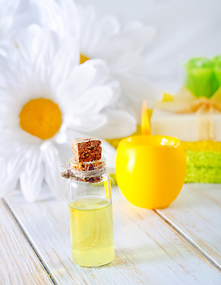 포토 JPG 해외이미지 꽃 리본 사람없음 아웃포커스 노란색 스파 오일 아로마 스파용품 비누 향초 아로마테라피 해외포토 식물 음식 컬러 초 촬영기법 위생용품 화장품 오브젝트 테라피 파일형식 이미지허브