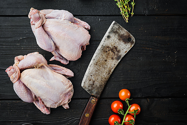 포토 JPG 해외이미지 방울토마토 실내 사람없음 하이앵글 닭고기 신선 날것 식칼 백리향 생닭 나무배경 해외포토 뷰포인트 백그라운드 토마토 주방용품 육류 내부 닭 파일형식 이미지허브
