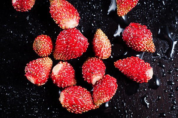 포토 JPG 해외이미지 계절 열매 음식 과일 자연 벽지 딸기 디저트 건강 사람없음 빨간색 초록색 농장 주방 정원 신선 달콤 맛 아침식사 작음 먹기 유기농 질감 흙더미 내추럴 숙성 채식주의자 많음 비건 맛있는 해외포토 식물 웰빙 컬러 컨셉 농업 모션 식사 흙 크기 생태계 채식 파일형식 더미 이미지허브