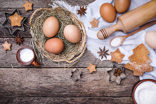 포토 JPG 해외이미지 별 실내 사람없음 바구니 쿠키 제과 계란 볏짚 천 밀가루 쿠키틀 나무숟가락 반죽밀대 크리스마스트리모양쿠키 나무배경 해외포토 자연요소 백그라운드 디저트 내부 제과제빵 알 숟가락 직물 짚 가루 밀대 제빵도구 파일형식 이미지허브