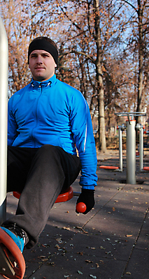 포토 JPG 해외이미지 라이프스타일 공원 남자 스포츠 건강 한명 사람 성인 야외 운동복 운동 가을 연습 노력 해외포토 1 옷 계절 공공시설 생활 파일형식 이미지허브