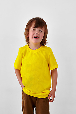 포토 JPG 해외이미지 스튜디오촬영 모델 라이프스타일 긴머리 응시 시선 옷 남자 행복 어린이 포즈 한명 서기 미소 소년 노란색 기쁨 시원함 날씬함 만족 흰배경 긍정 개성 세대 진실 목업 스타일 해외포토 1 헤어스타일 감정 컬러 백그라운드 컨셉 모션 실내 표정 사람 생활 흰색 몸매 파일형식 이미지허브