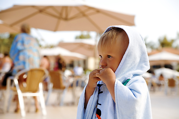 포토 JPG 해외이미지 백인 1 라이프스타일 응시 남자 행복 얼굴 어린이 여행 장난 포장 휴가 휴식 한명 사람 소년 여름 파란색 수건 뷰티 수영 흰색 자녀 아기 작음 청소 호기심 걸음마 천진난만 유일 해외포토 서양인 시선 계절 감정 컬러 컨셉 모션 생활 신체부위 위생용품 수상스포츠 크기 파일형식 이미지허브