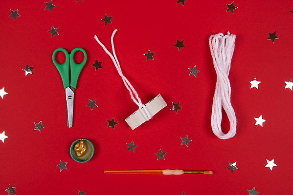 포토 JPG 해외이미지 모양 디자인 계절 어린이 컨셉 크리스마스 겨울 휴가 새해 주택 아이디어 관리 미술 설명 취미 사람없음 장식 빨간색 장난감 크리스마스트리 축제 페인트 흰색 도구 뜨개질 황금 닫기 만들기 수공예 DIY 내추럴 핸드메이드 플랫레이 해외포토 기념일 컬러 모션 문화예술 사람 건물 플랫 공예 파일형식 이미지허브