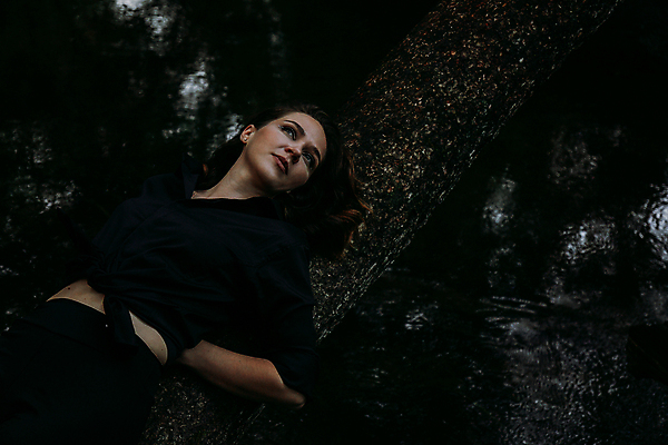 포토 JPG 해외이미지 모양 나무 백인 직업 공원 호수 여유 얼굴 포즈 백그라운드 컨셉 자연 검은배경 휴식 한명 사람 야외 목재 물 하이앵글 뷰티 유행 꿈 자유 코트 작업 화려 보호 숲 편안함 홍수 내추럴 스타일 해외포토 자연요소 서양인 식물 1 공공시설 감정 뷰포인트 재료 신체부위 검은색 외투 감각 자연재해 생태계 파일형식 이미지허브