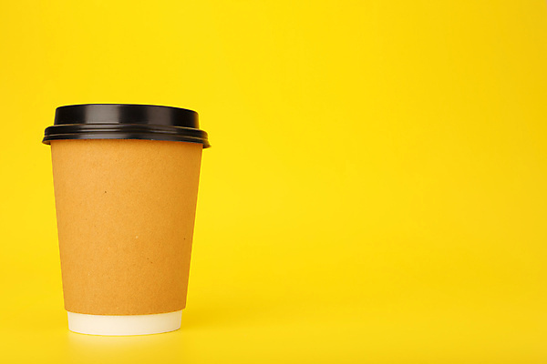 포토 JPG 해외이미지 실내 사람없음 노란배경 테이크아웃컵 카피스페이스 해외포토 백그라운드 내부 컵 노란색 공백 파일형식 이미지허브