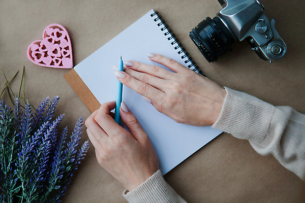 포토 JPG 해외이미지 모양 손 디자인 여자 꽃 안경 선 백그라운드 컨셉 패턴 봄꽃 벽지 휴가 폭죽 사랑 미술 사람 사람없음 빛 평화 카메라 공책 낭만 하트 시골 축하 잡기 메시지 손톱관리 편지 심볼 생태계 복고 약혼 돌봄 지원 레터링 자선단체 효과 해외포토 식물 잡화 감정 결혼 무늬 모션 문화예술 문구용품 신체부위 전자제품 봄 그룹 네일아트 약속 자선 파일형식 이미지허브