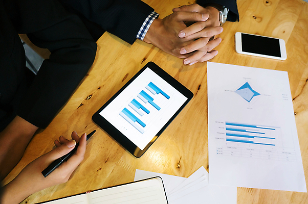 포토 JPG 해외이미지 직업 남자 백그라운드 컨셉 인터넷 회사 비즈니스 성공 그래프 선물 사람 사람없음 금융 노트북 컴퓨터 사무실 알약 펜 자료 업무 비즈니스맨 그룹 시장 결과 토론 분석 보고서 상담 경영자 문서 창업 보여주기 회계 경영 마케팅 투자자 프로젝트 해외포토 모션 경제 전자제품 필기구 약 작업 직장인 리더 투자 자영업 파일형식 이미지허브