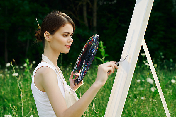 포토 JPG 해외이미지 주간 백인 라이프스타일 여자 자연 갈색머리 미술 한명 들기 상반신 성인 취미 야외 옆모습 잡기 붓 그리기 팔레트 숲 이젤 예술가 캔버스 화가 성인여자한명만 해외포토 자연요소 서양인 직업 1 헤어스타일 뷰포인트 모션 문화예술 사람 생활 미술도구 생태계 여자한명만 성인여자만 파일형식 이미지허브